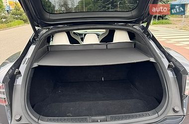 Ліфтбек Tesla Model S 2017 в Черкасах