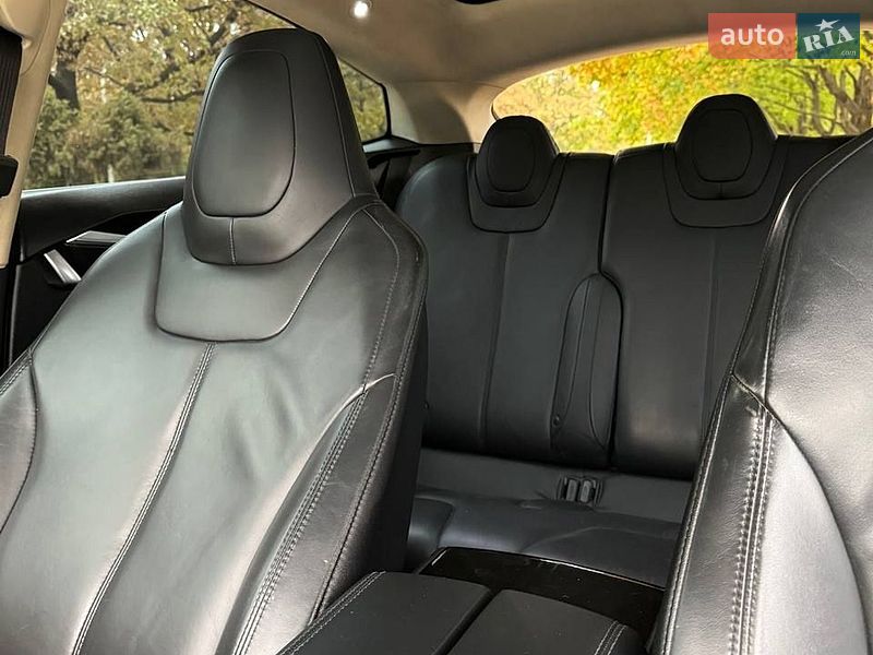 Лифтбек Tesla Model S 2014 в Харькове фото 16 Лифтбек Tesla Model S 2014 в Харькове