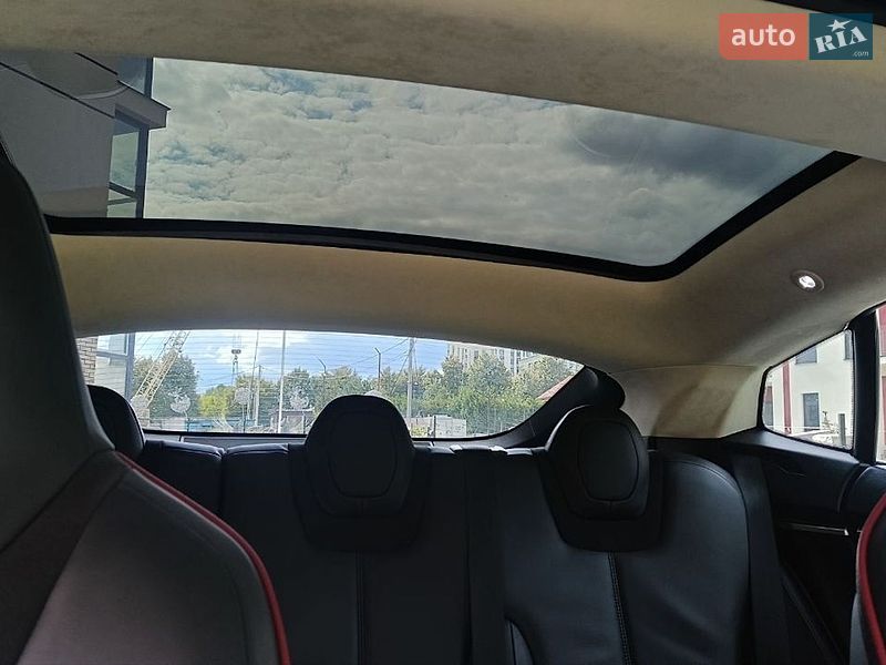 Лифтбек Tesla Model S 2014 в Ровно