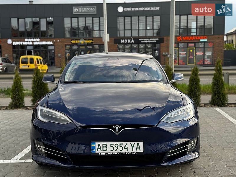 Лифтбек Tesla Model S 2016 в Виннице Лифтбек Tesla Model S 2016 в Виннице