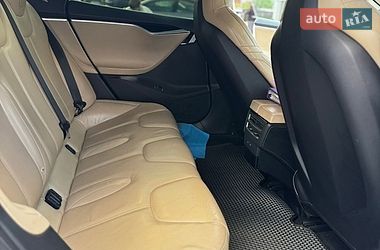 Лифтбек Tesla Model S 2016 в Виннице