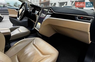 Лифтбек Tesla Model S 2016 в Виннице