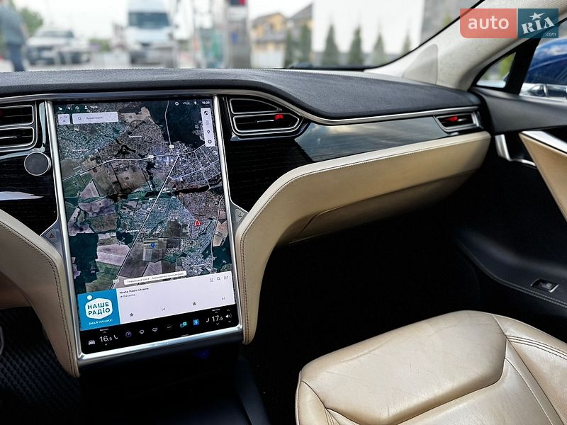 Лифтбек Tesla Model S 2016 в Виннице