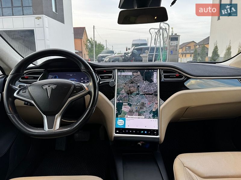 Лифтбек Tesla Model S 2016 в Виннице
