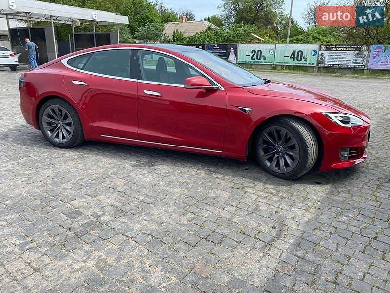 Лифтбек Tesla Model S 2019 в Полтаве
