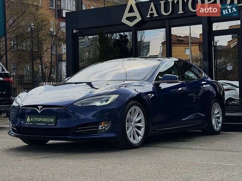 Ліфтбек Tesla Model S 2018 в Києві