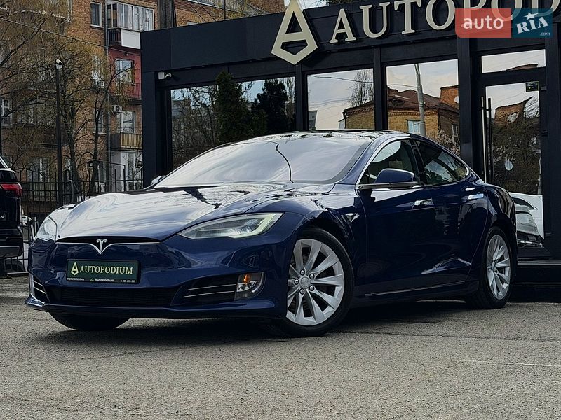 Ліфтбек Tesla Model S 2018 в Києві