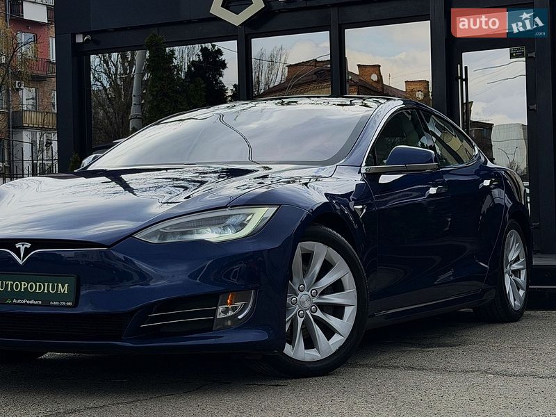 Ліфтбек Tesla Model S 2018 в Києві