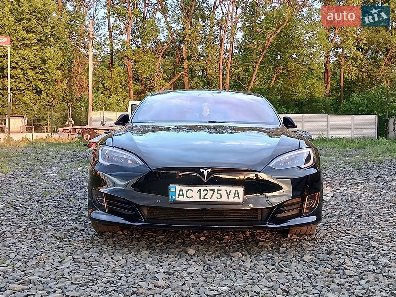 Ліфтбек Tesla Model S 2017 в Луцьку