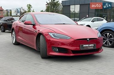 Ліфтбек Tesla Model S 2016 в Львові