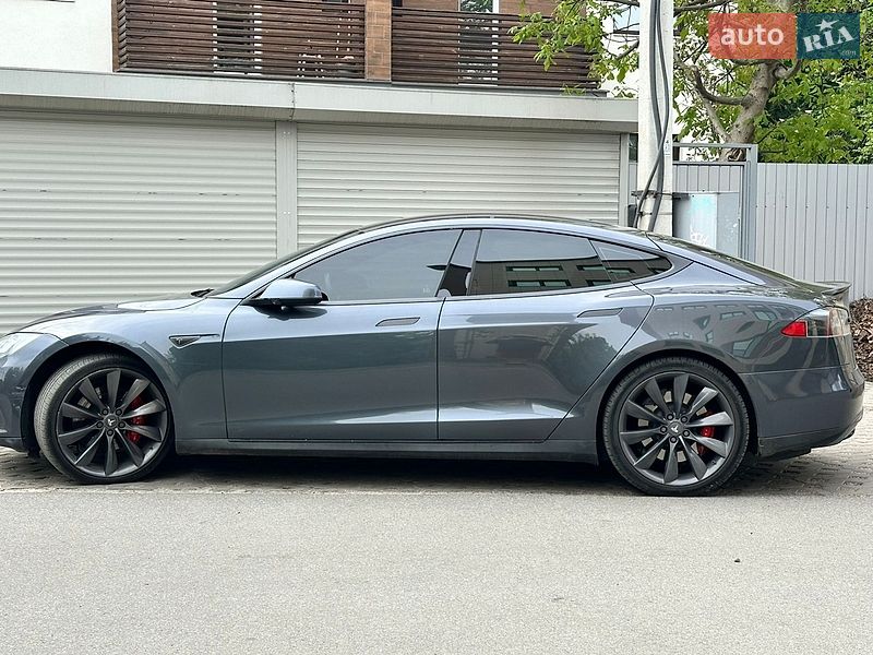 Ліфтбек Tesla Model S 2014 в Вишгороді