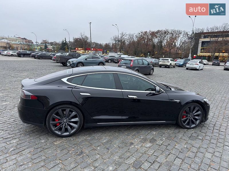 Лифтбек Tesla Model S 2015 в Харькове