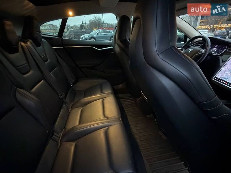 Лифтбек Tesla Model S 2015 в Харькове