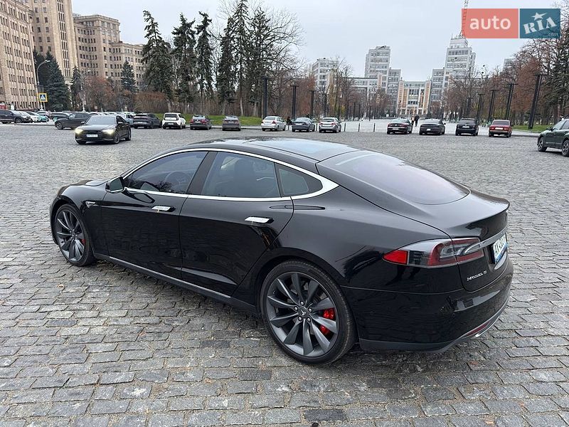Лифтбек Tesla Model S 2015 в Харькове