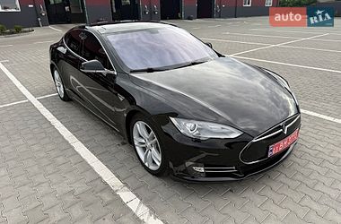 Ліфтбек Tesla Model S 2013 в Дубні