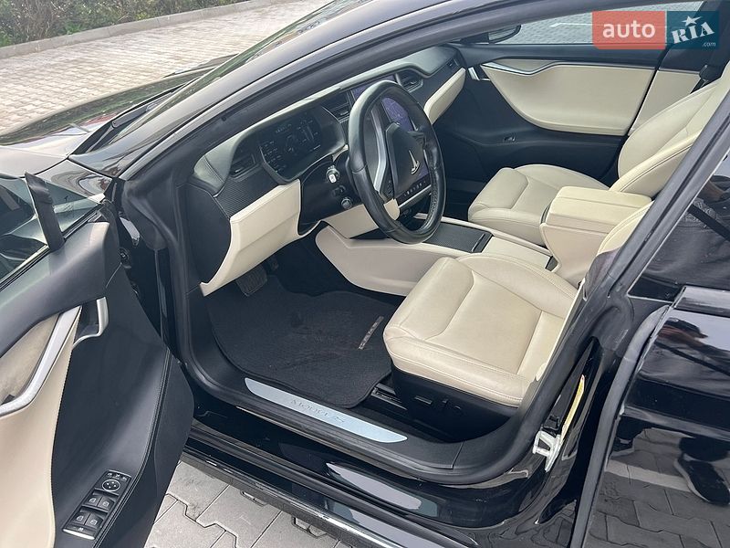 Ліфтбек Tesla Model S 2020 в Шептицькому
