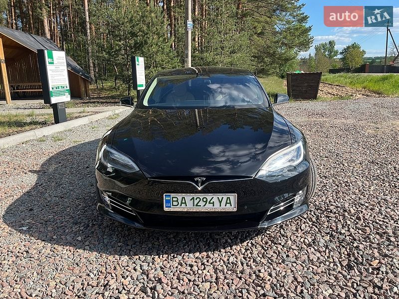 Tesla Model S 2017