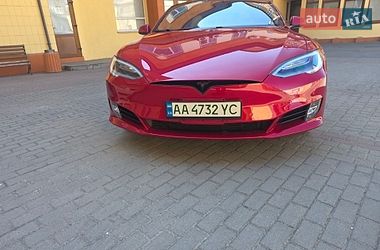 Лифтбек Tesla Model S 2018 в Киеве