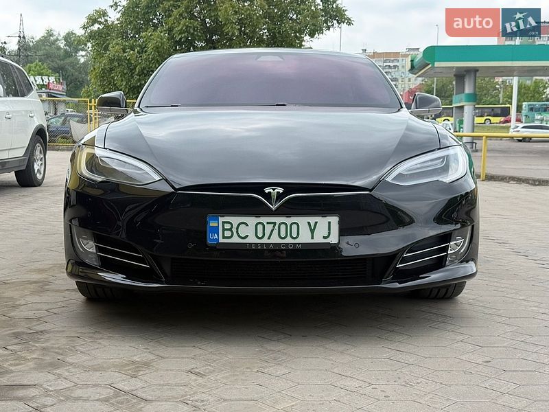 Ліфтбек Tesla Model S 2018 в Львові
