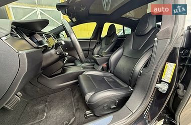 Ліфтбек Tesla Model S 2018 в Львові