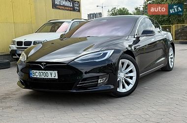 Ліфтбек Tesla Model S 2018 в Львові