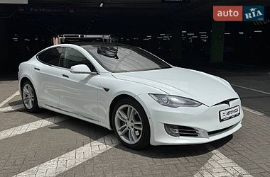 Ліфтбек Tesla Model S 2015 в Києві