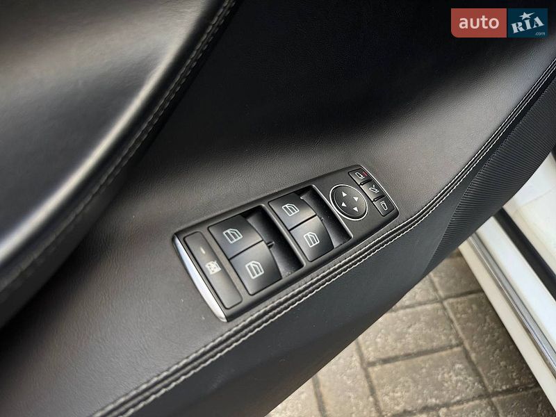 Ліфтбек Tesla Model S 2015 в Києві