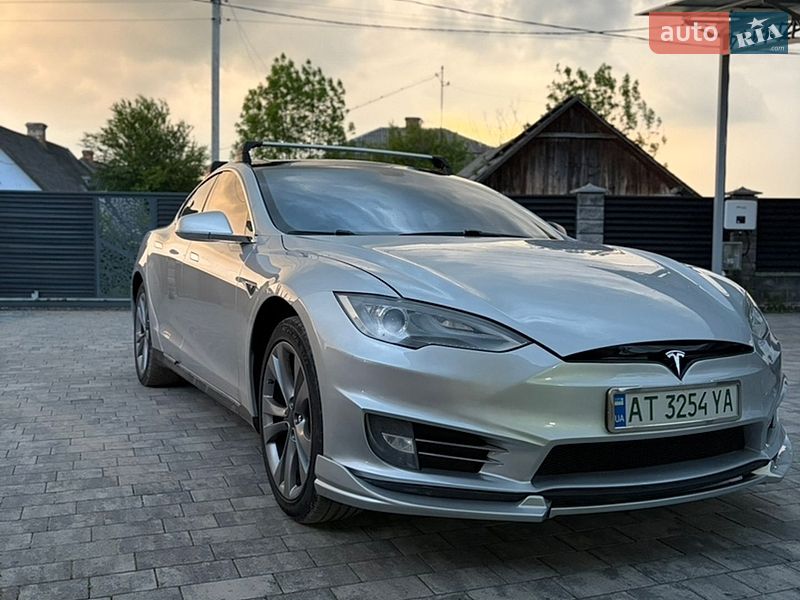Лифтбек Tesla Model S 2013 в Рогатине