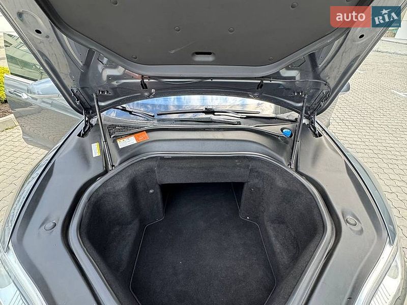 Лифтбек Tesla Model S 2014 в Черноморске