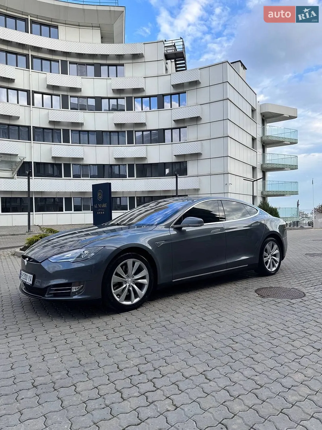 2014 Tesla Model S - мініатюра 2