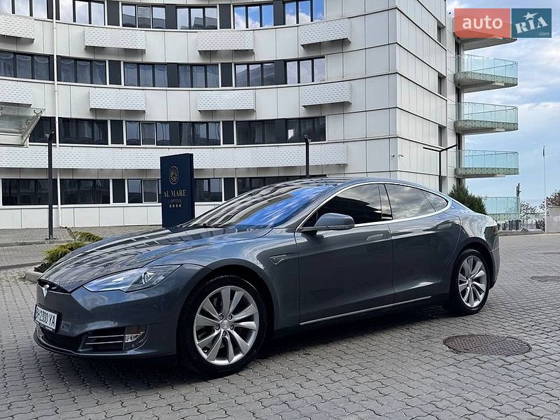 Лифтбек Tesla Model S 2014 в Черноморске