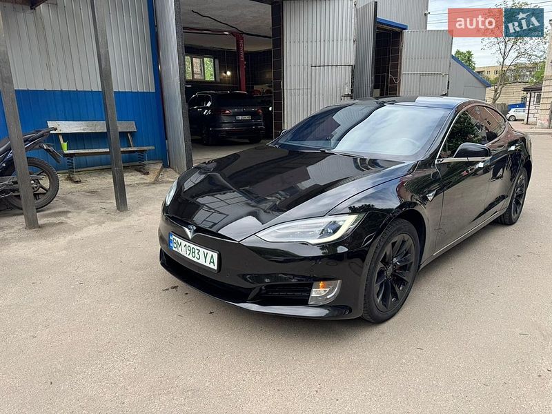 Лифтбек Tesla Model S 2018 в Сумах