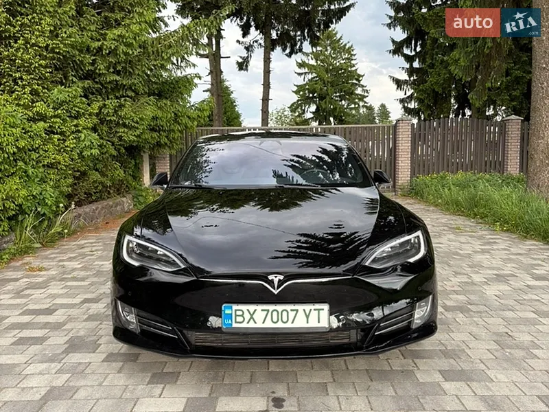 Tesla Model S 2018