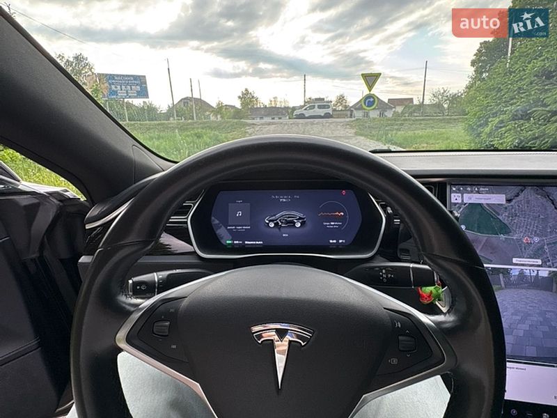 Лифтбек Tesla Model S 2018 в Староконстантинове