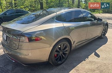Лифтбек Tesla Model S 2015 в Киеве фото 5 Лифтбек Tesla Model S 2015 в Киеве
