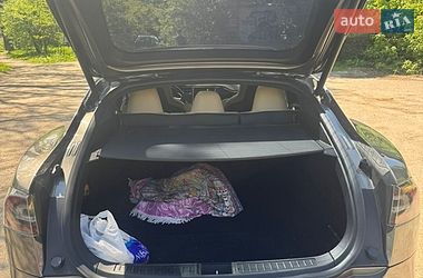 Лифтбек Tesla Model S 2015 в Киеве