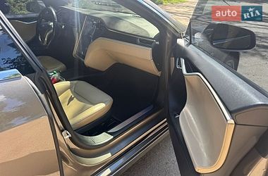 Лифтбек Tesla Model S 2015 в Киеве фото 10 Лифтбек Tesla Model S 2015 в Киеве