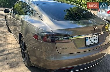 Лифтбек Tesla Model S 2015 в Киеве