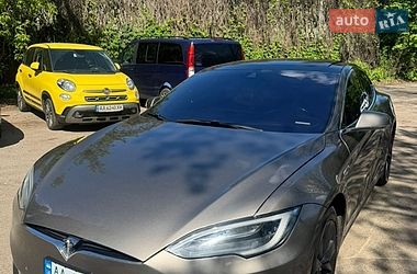 Лифтбек Tesla Model S 2015 в Киеве фото 15 Лифтбек Tesla Model S 2015 в Киеве
