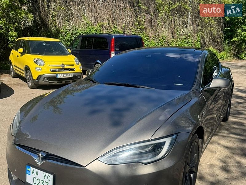 Лифтбек Tesla Model S 2015 в Киеве фото 15 Лифтбек Tesla Model S 2015 в Киеве