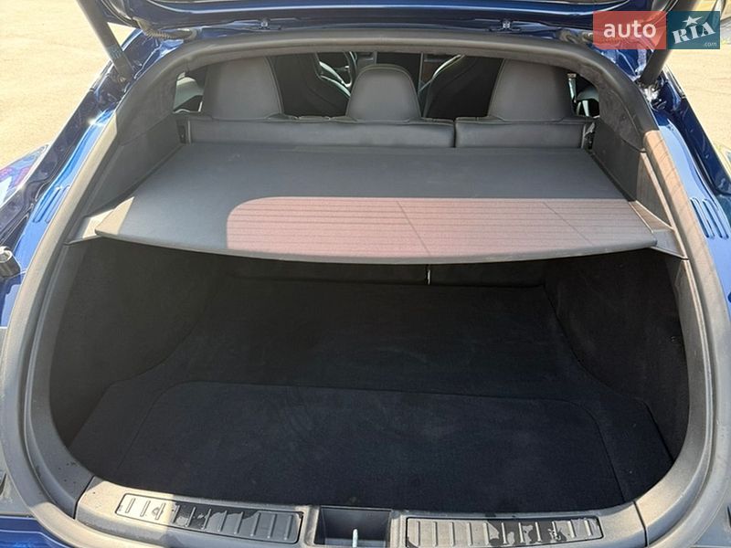 Лифтбек Tesla Model S 2019 в Броварах