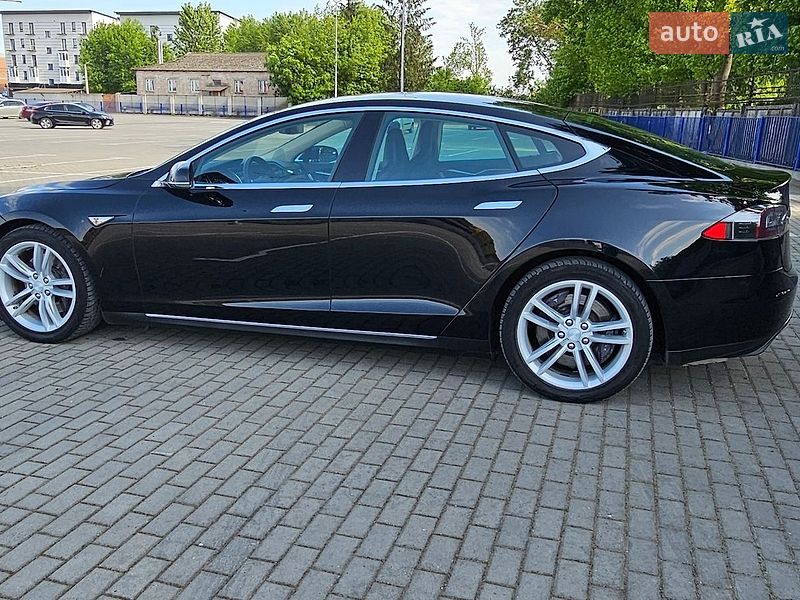 Лифтбек Tesla Model S 2013 в Тернополе
