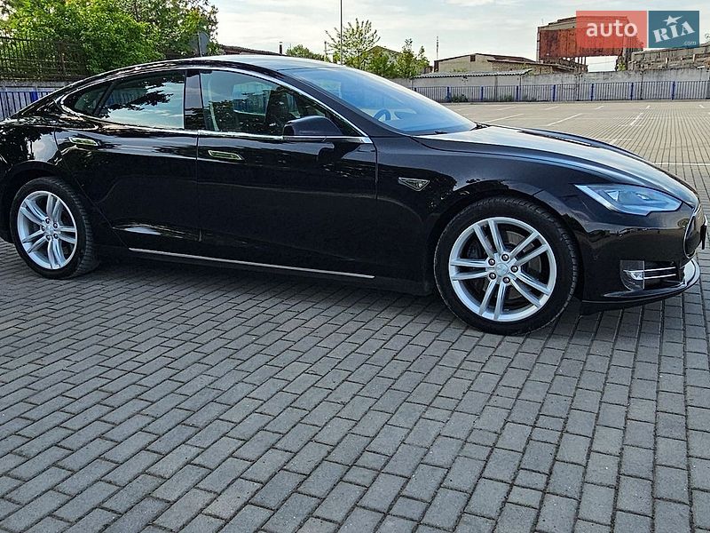 Лифтбек Tesla Model S 2013 в Тернополе