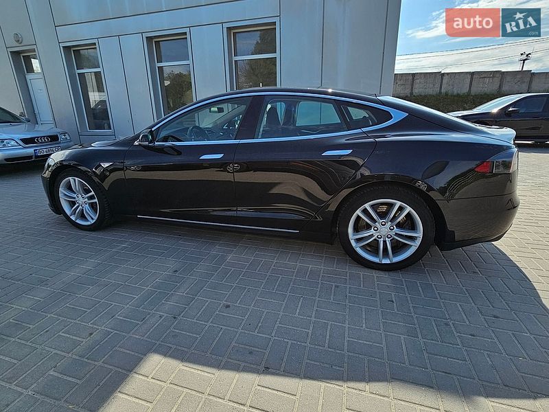 Лифтбек Tesla Model S 2013 в Тернополе