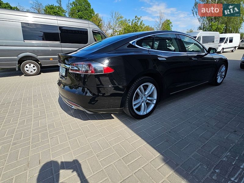 Лифтбек Tesla Model S 2013 в Тернополе