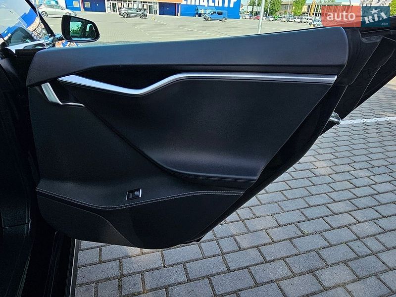 Лифтбек Tesla Model S 2013 в Тернополе