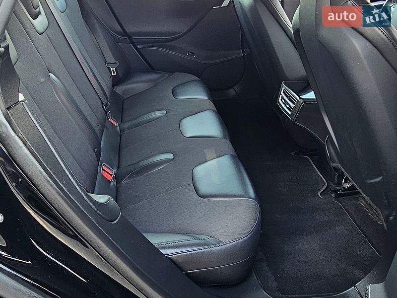 Лифтбек Tesla Model S 2013 в Тернополе