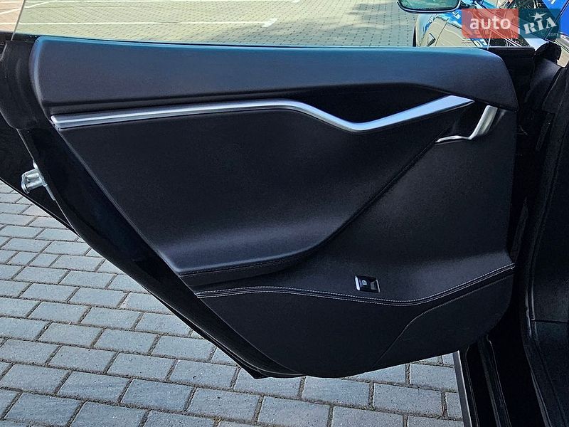 Лифтбек Tesla Model S 2013 в Тернополе