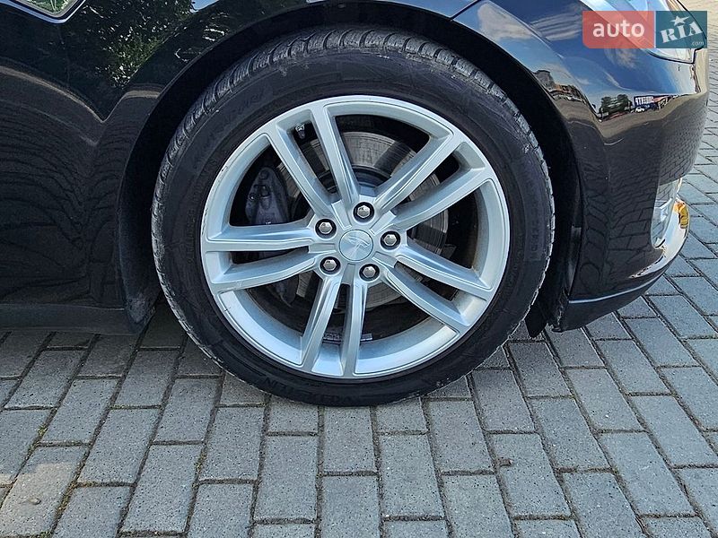 Лифтбек Tesla Model S 2013 в Тернополе