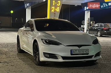 Ліфтбек Tesla Model S 2016 в Тячеві